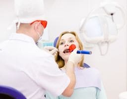 اطباء اسنان اصحاب خبرة في براغ